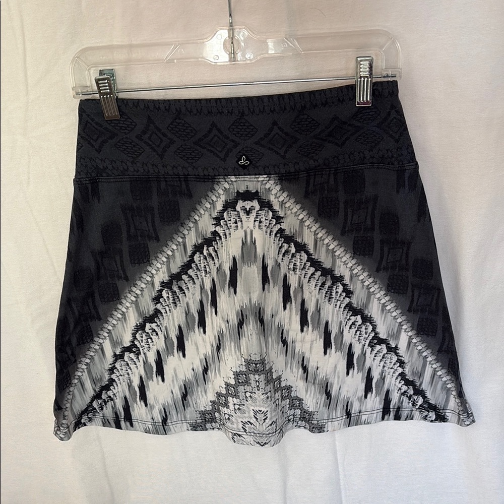 PRANA Black and Gray Patterned Women's Mini Skirt - Picture 2 of 5